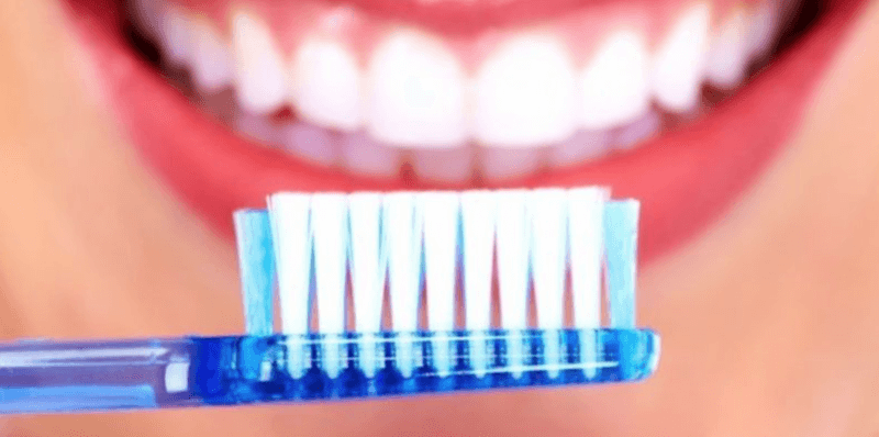 limpiar-implantes-dentales limpiar-implantes-dentales